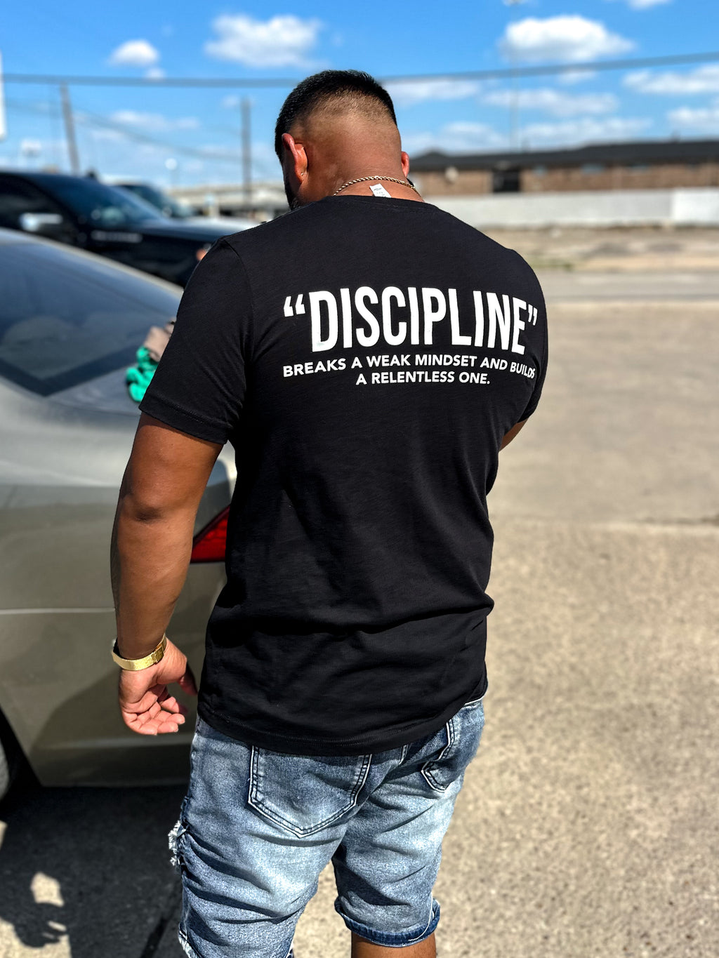 Discipline fitted T-shirt.